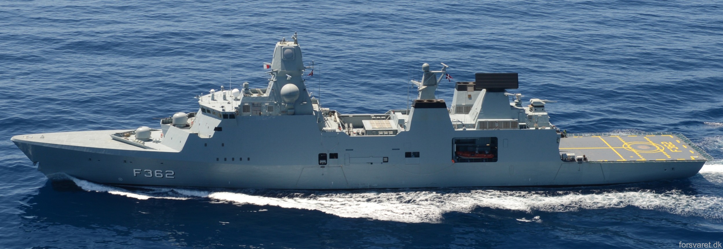 f-362 hdms peter willemoes iver huitfeldt class guided missile frigate ffg royal danish navy 58