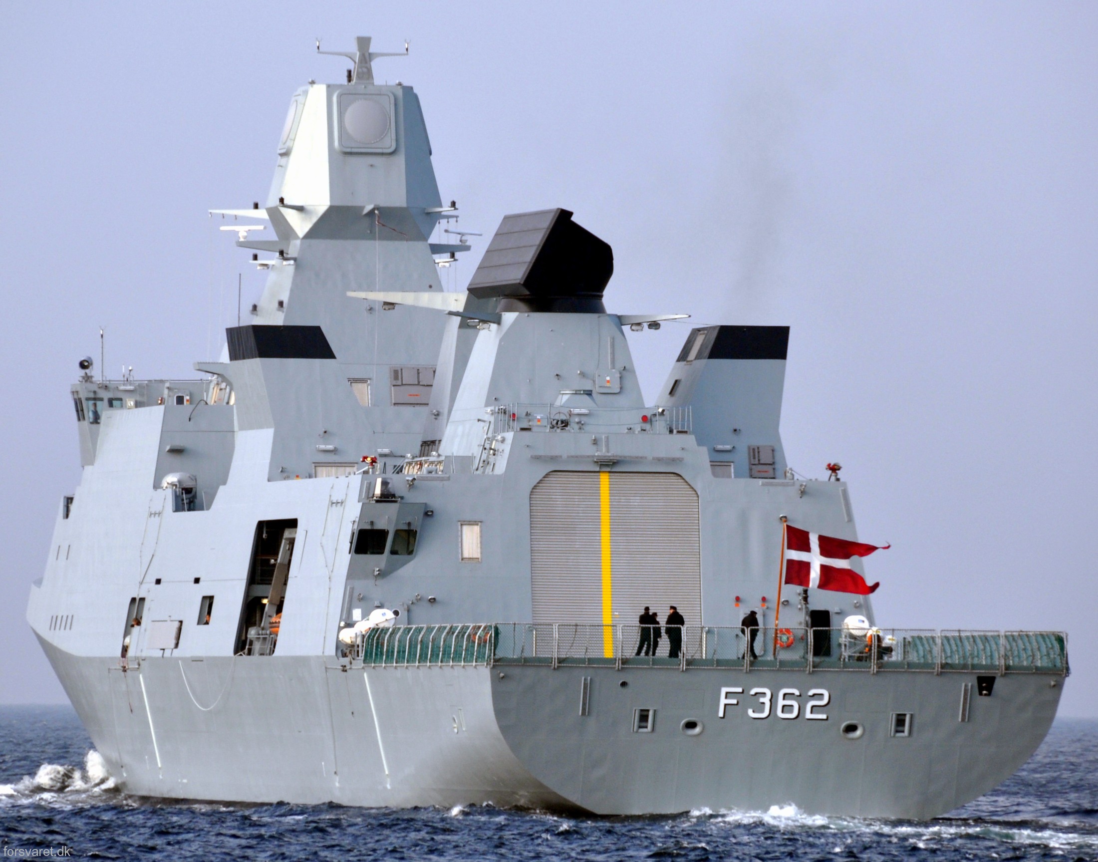 f-362 hdms peter willemoes iver huitfeldt class guided missile frigate ffg royal danish navy 60