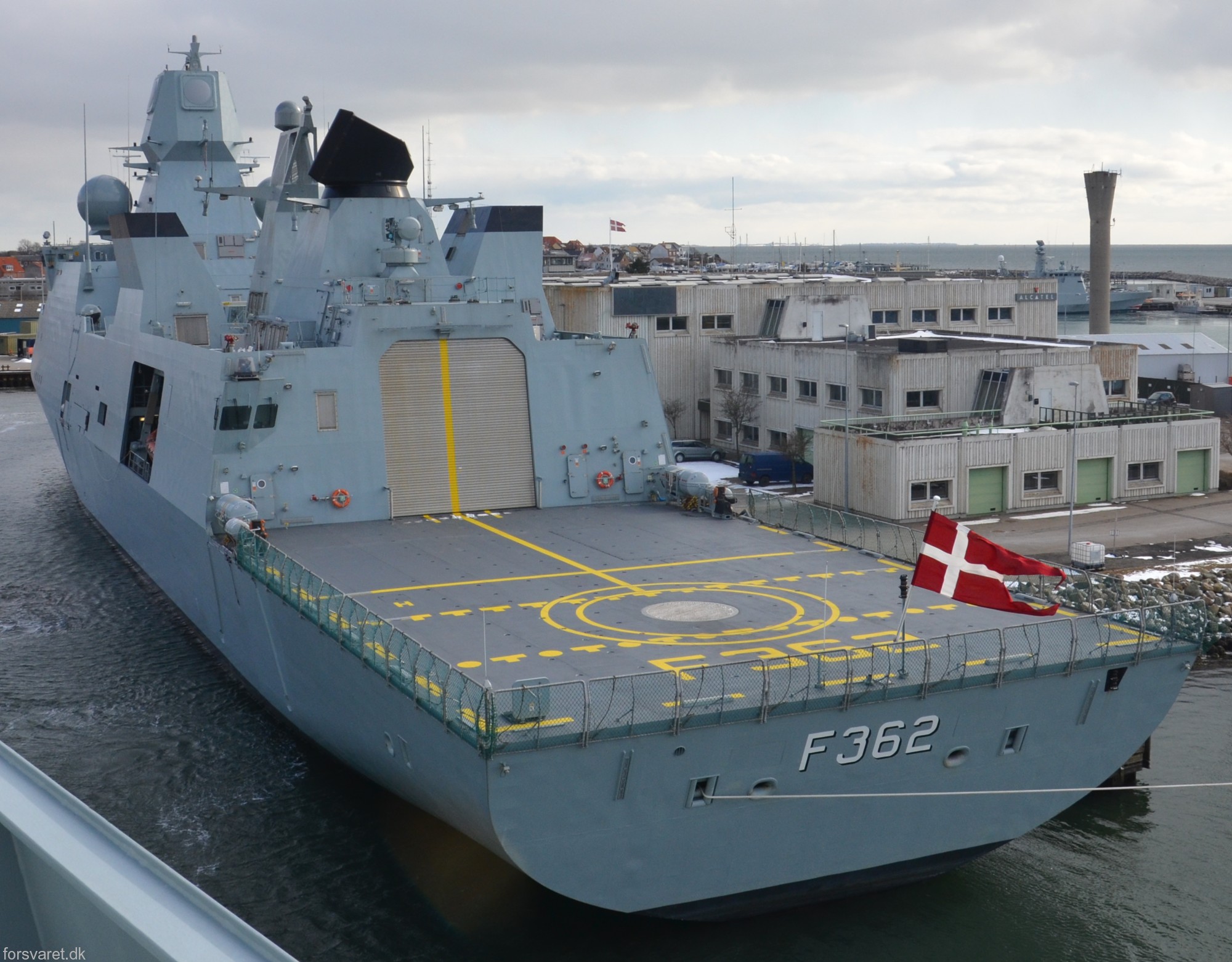 f-362 hdms peter willemoes iver huitfeldt class guided missile frigate ffg royal danish navy 62