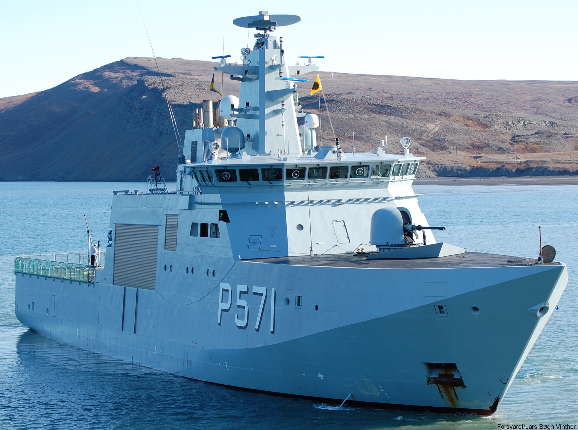 p-571 hdms ejnar mikkelsen knud rasmussen class offshore patrol vessel royal danish navy 34x