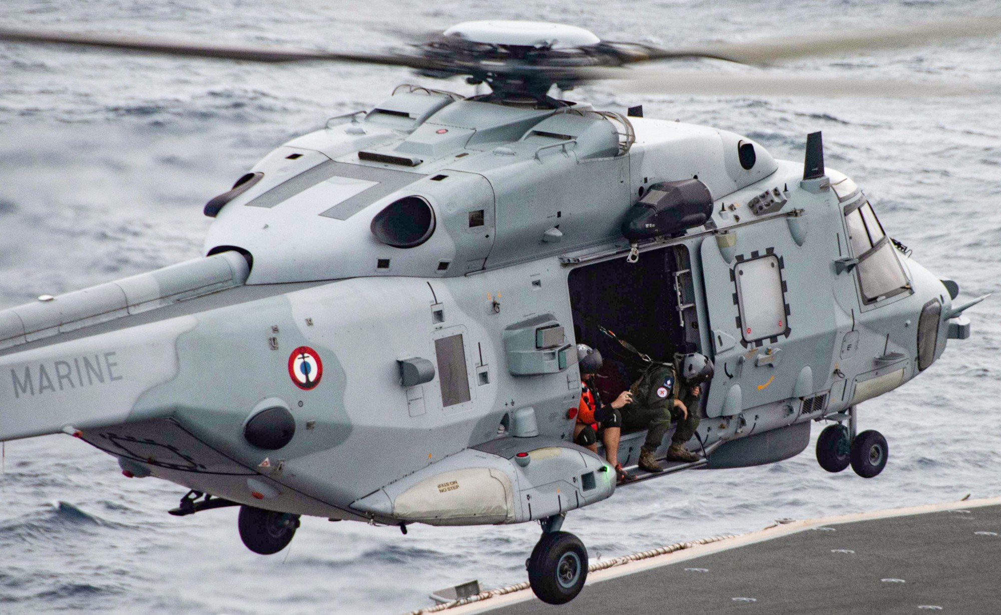 nh90 caiman nfh helicopter french navy marine nationale aeronavale flottille 31f 33f 48