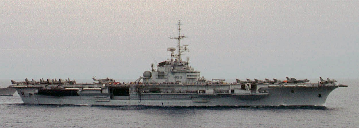 r-99 fs foch aircraft carrier french navy marine nationale 13