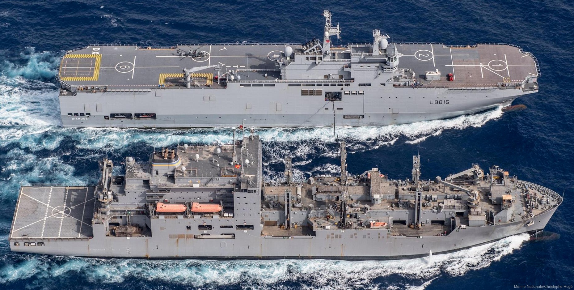l-9015 fs dixmude mistral class amphibious assault command ship bpc french navy marine nationale 17