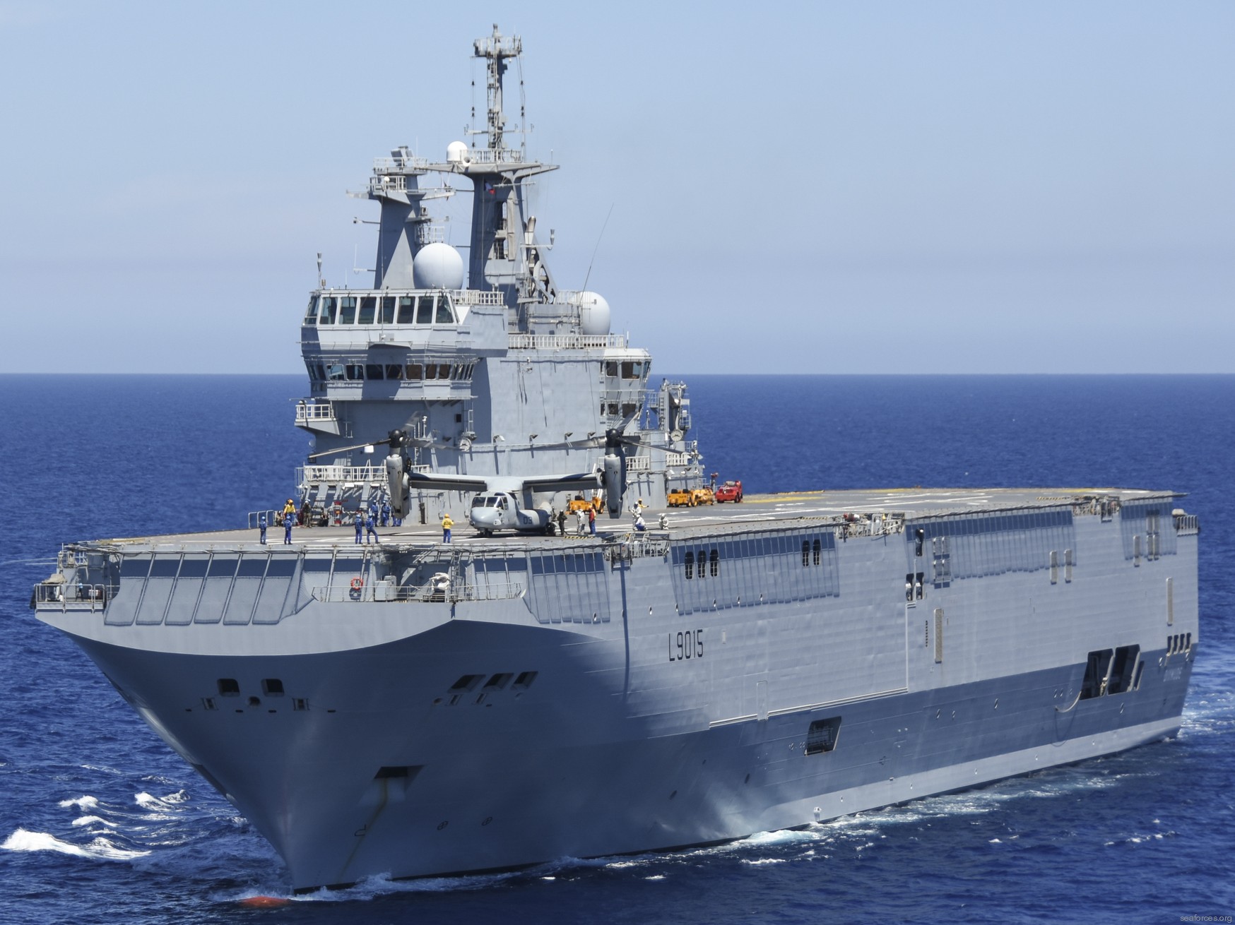 l-9015 fs dixmude mistral class amphibious assault command ship bpc french navy marine nationale 21 mv-22b osprey usmc