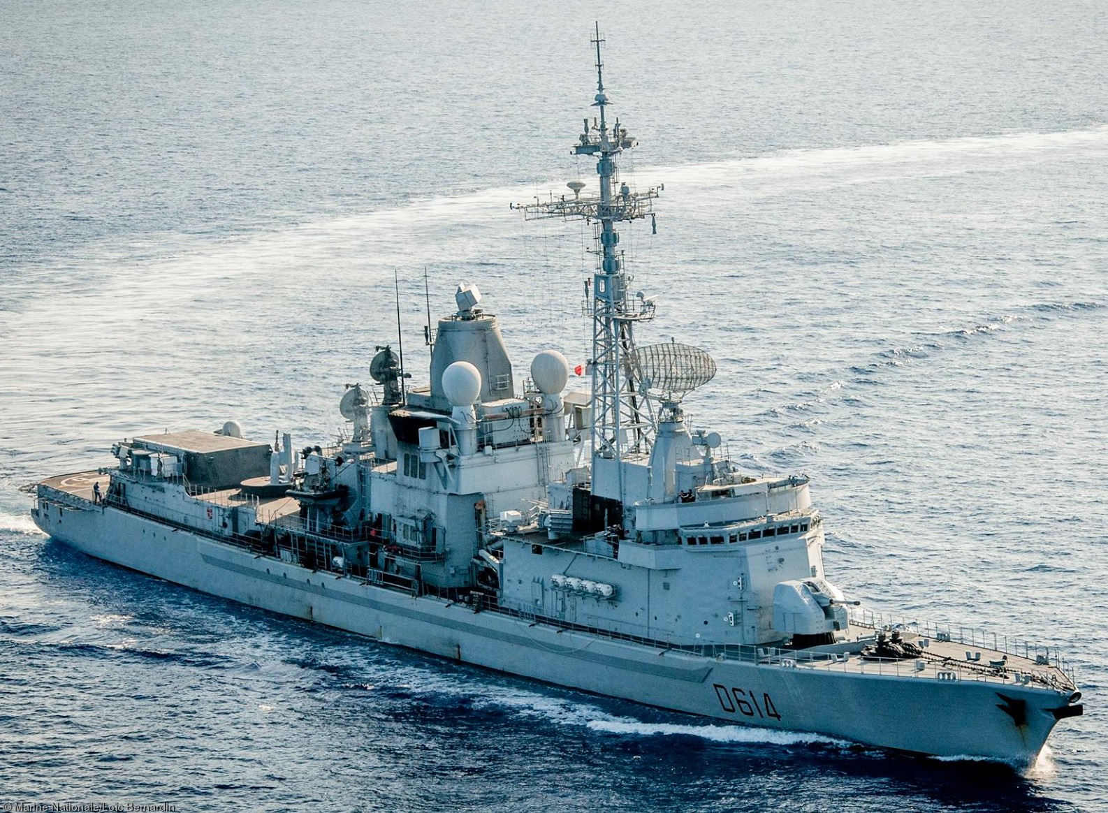 d-614 fs cassard f70aa class guided missile frigate ffgh ddg french navy marine nationale 19