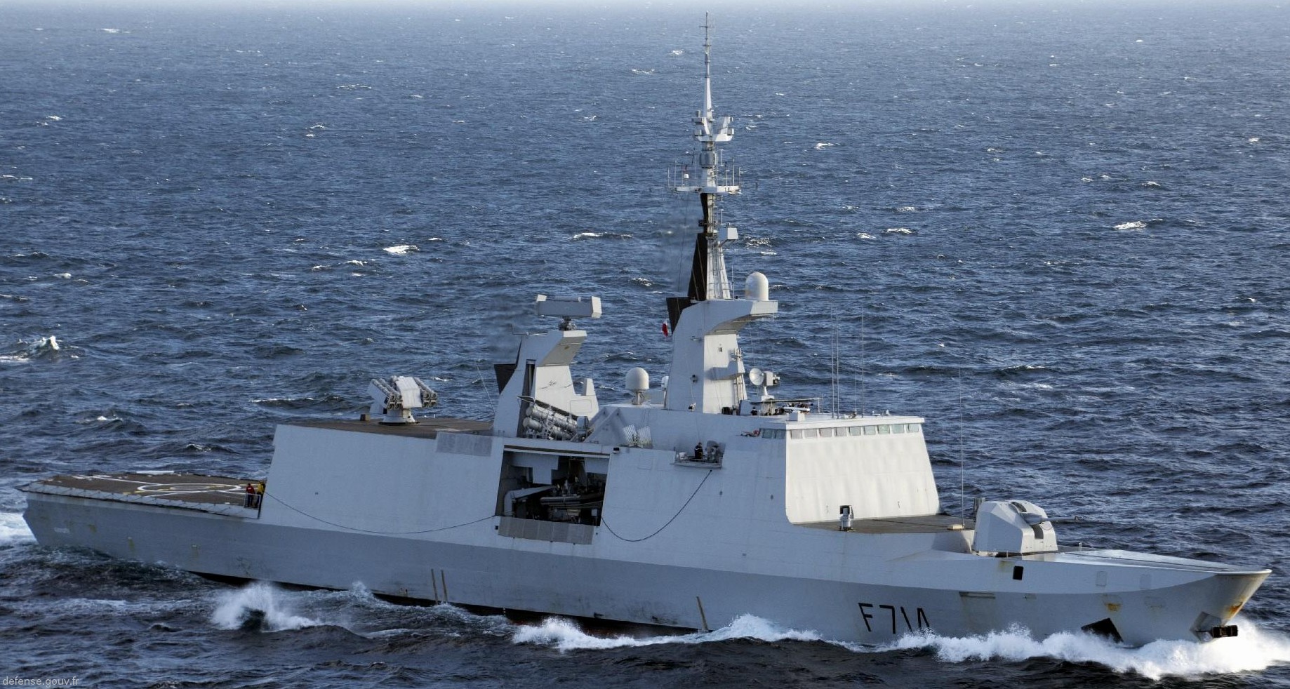 f-714 fs guepratte la fayette class frigate flf french navy marine nationale dcn lorient toulon 17x
