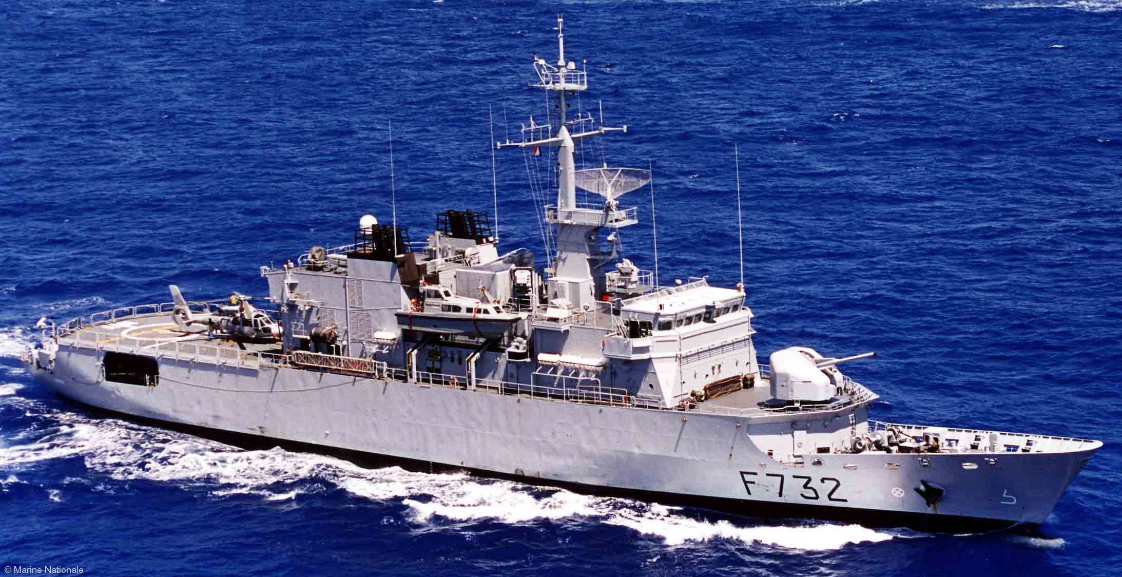 f-732 fs nivose floreal class frigate french navy marine nationale fregate surveillance 02x port galets reunion
