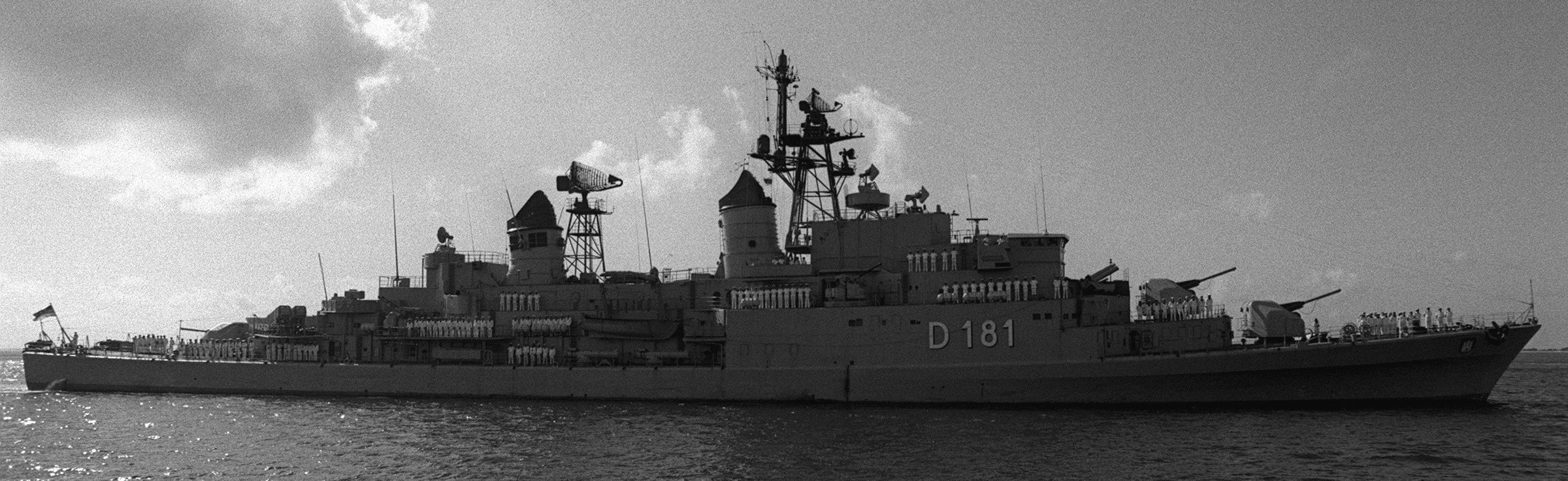 d-181 fgs hamburg type 101a class destroyer german navy deutsche marine 02 mm38 exocet ssm
