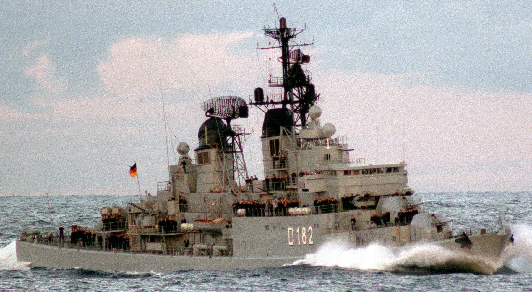 d-182 fgs schleswig-holstein type 101a hamburg class destroyer german navy 04