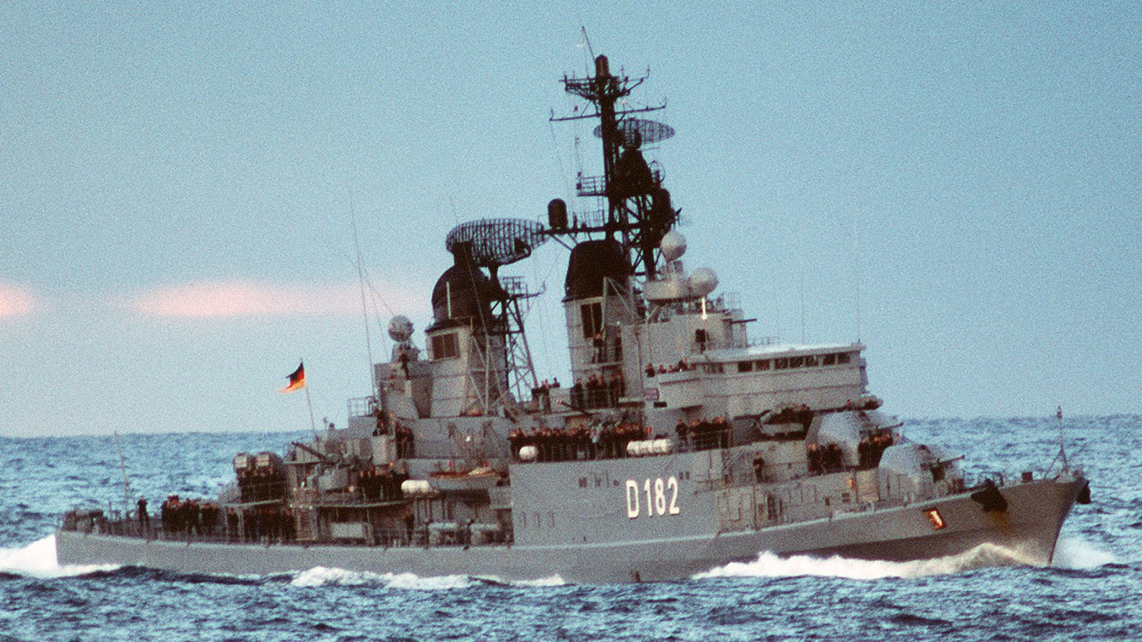 d-182 fgs schleswig-holstein type 101a hamburg class destroyer german navy 07