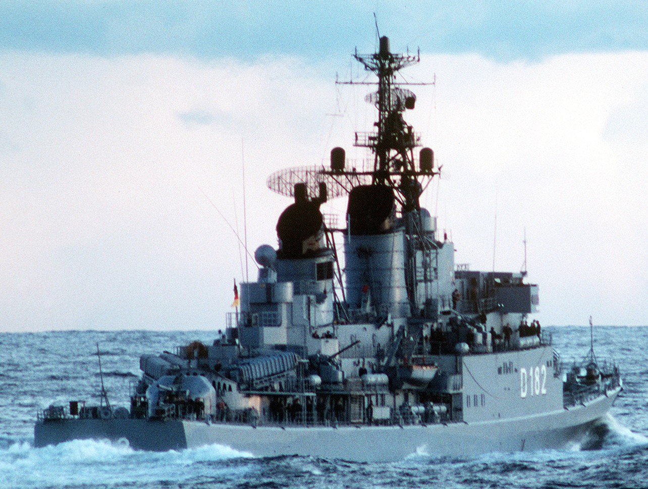 d-182 fgs schleswig-holstein type 101a hamburg class destroyer german navy 10