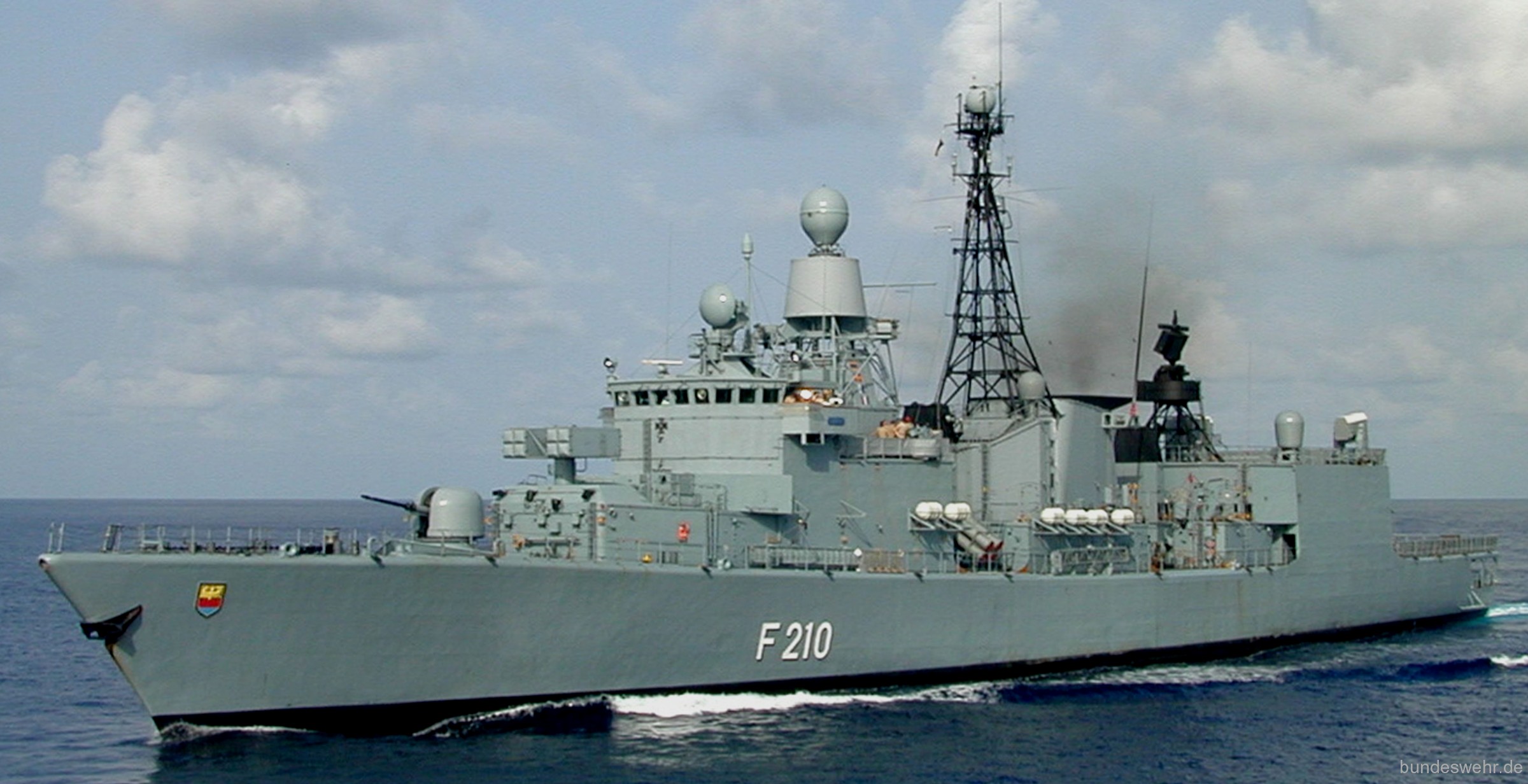 f-210 fgs emden type 122 bremen class frigate german navy 13