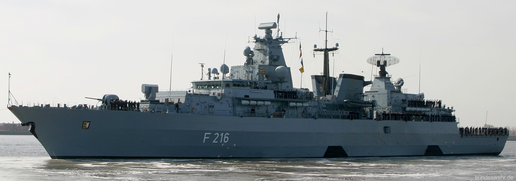 f-216 fgs schleswig holstein type 123 brandenburg class frigate german navy 07