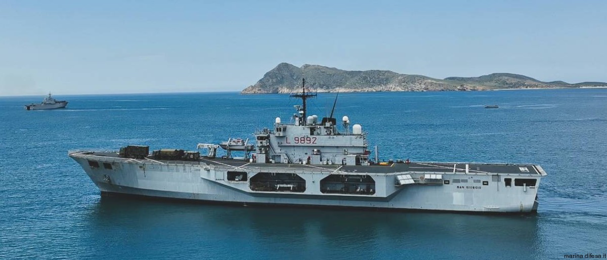 l-9892 san giorgio its nave lpd amphibious transport dock landing ship italian navy marina militare 14