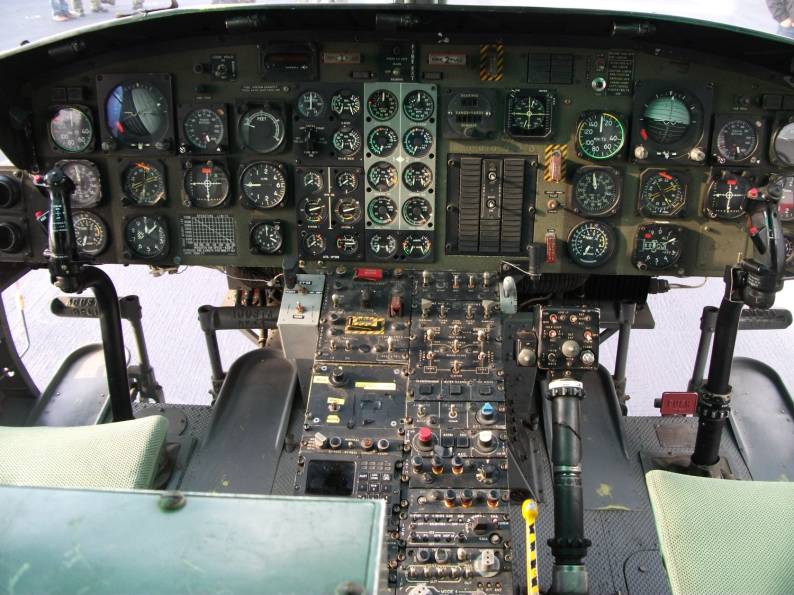 ab-212 helicopter cockpit view