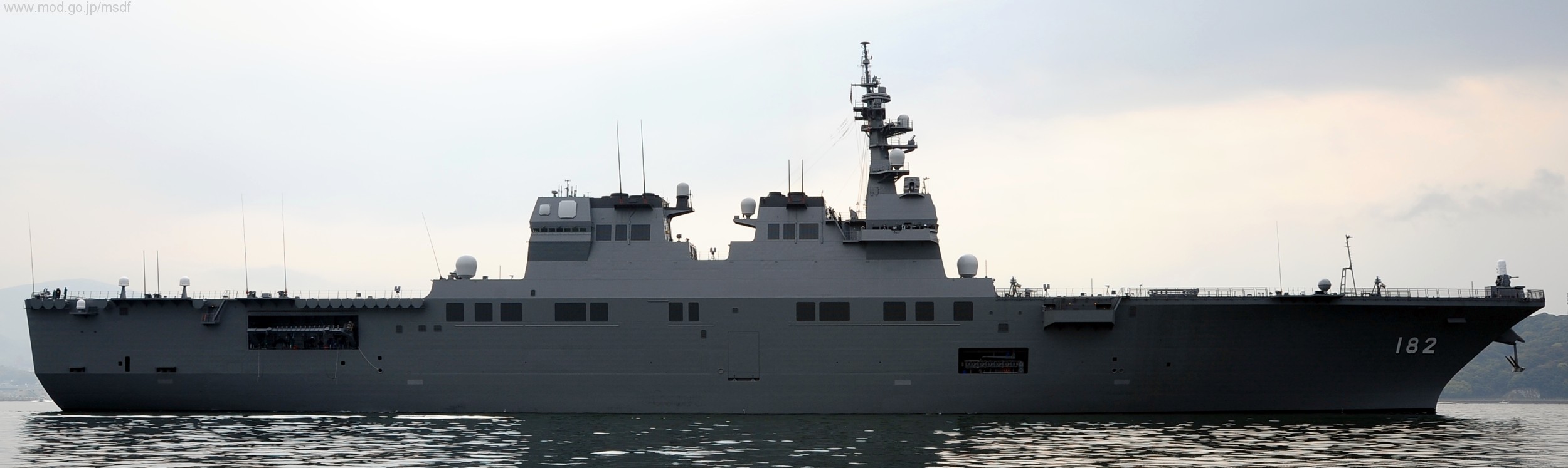 ddh-182 jds ise hyuga class helicopter destroyer japan maritime self defense force jmsdf 21