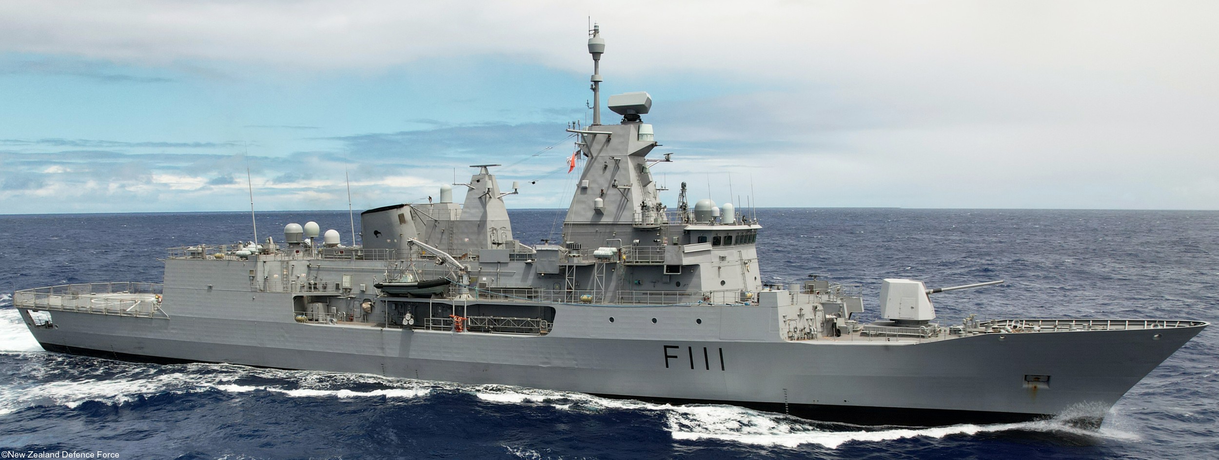 f-111 hmnzs te mana anzac class frigate royal new zealand navy rnzn 34