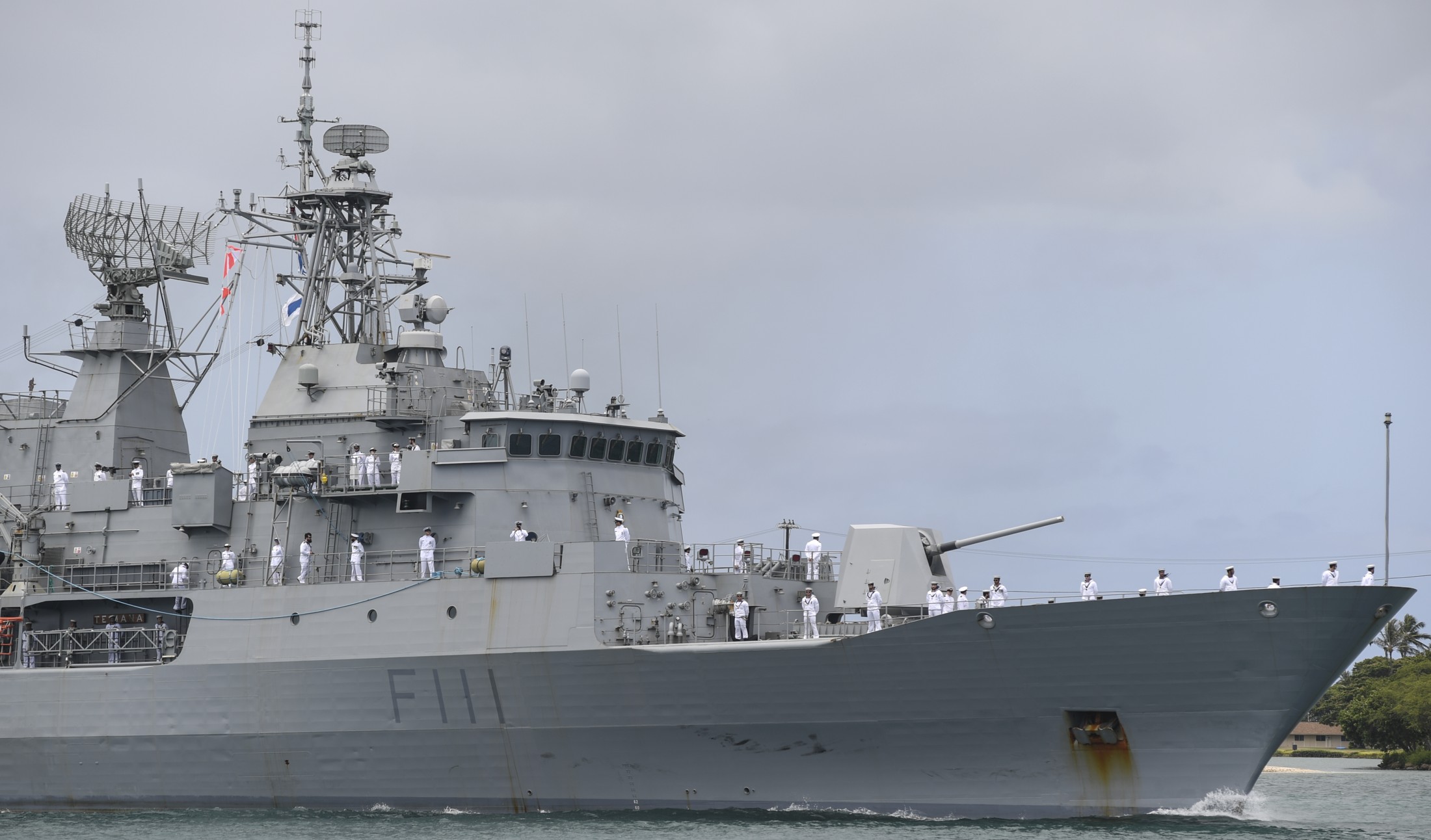 f-111 hmnzs te mana anzac class frigate royal new zealand navy rnzn 41