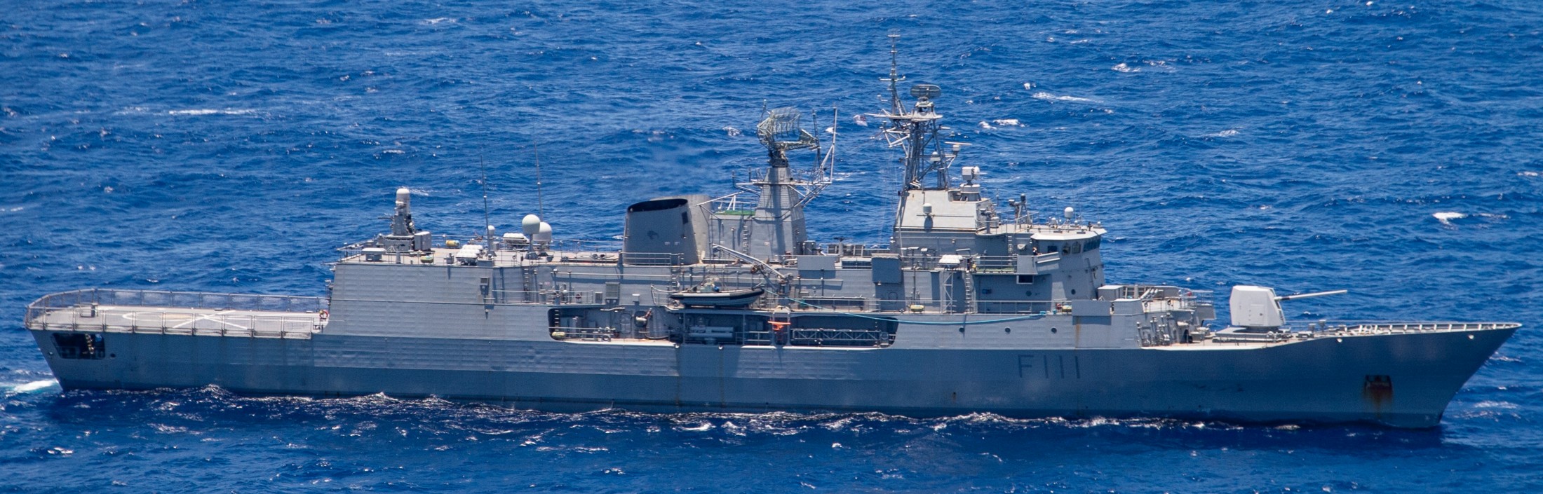 f-111 hmnzs te mana anzac class frigate royal new zealand navy rnzn 44