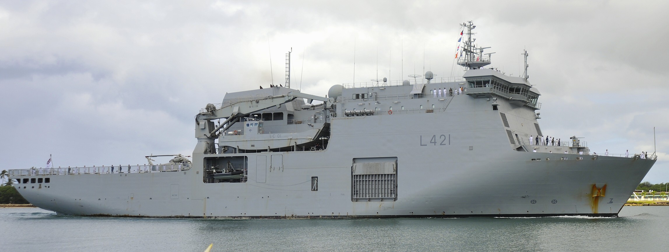 l-421 hmnzs canterbury amphibious multirole vessel mrv royal new zealand navy rimpac hawaii 07