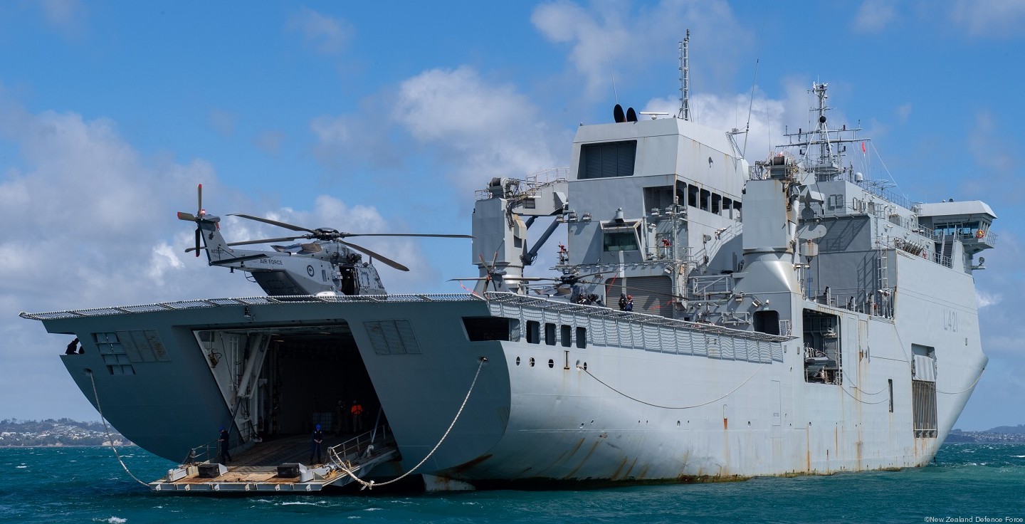 l-421 hmnzs canterbury amphibious multirole vessel mrv royal new zealand navy 30