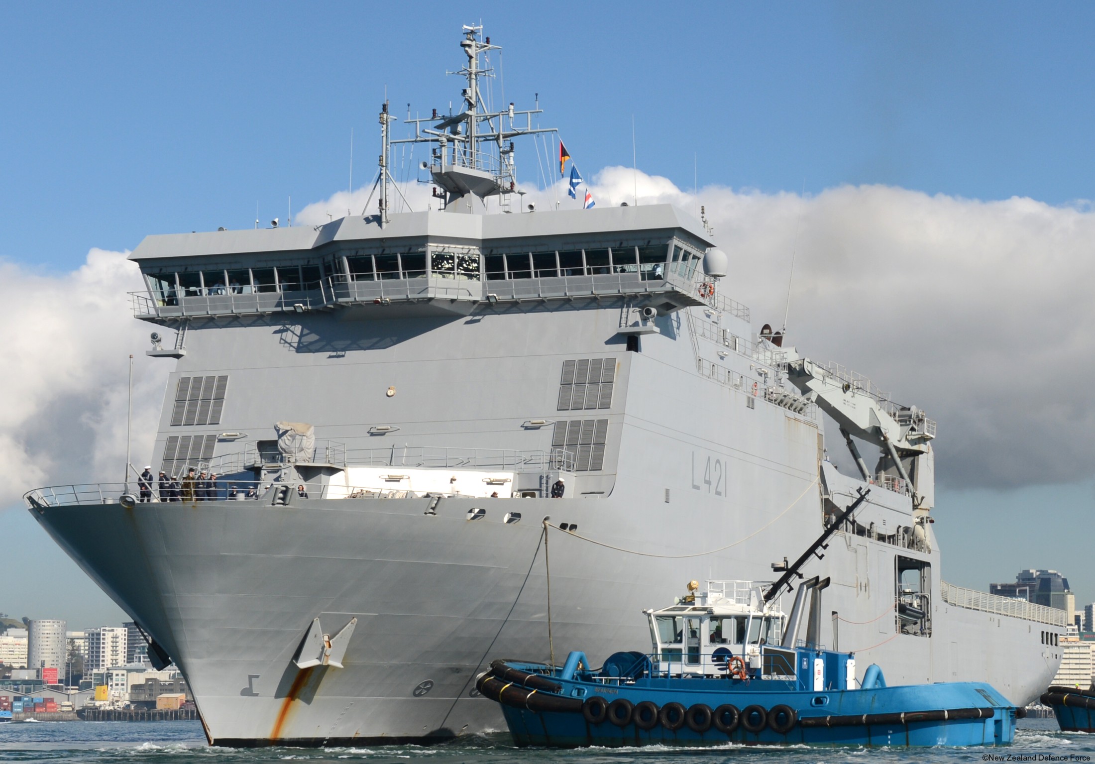 l-421 hmnzs canterbury amphibious multirole vessel mrv royal new zealand navy 35