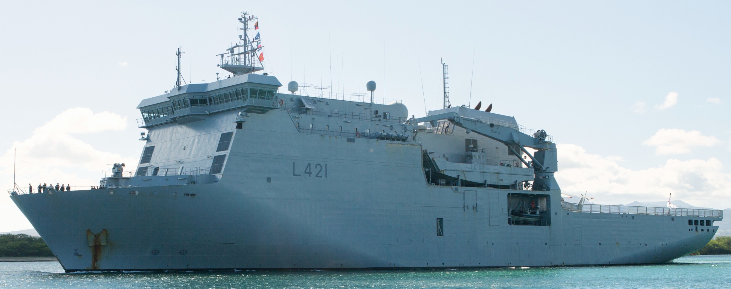 l-421 hmnzs canterbury amphibious multirole vessel mrv royal new zealand navy 37