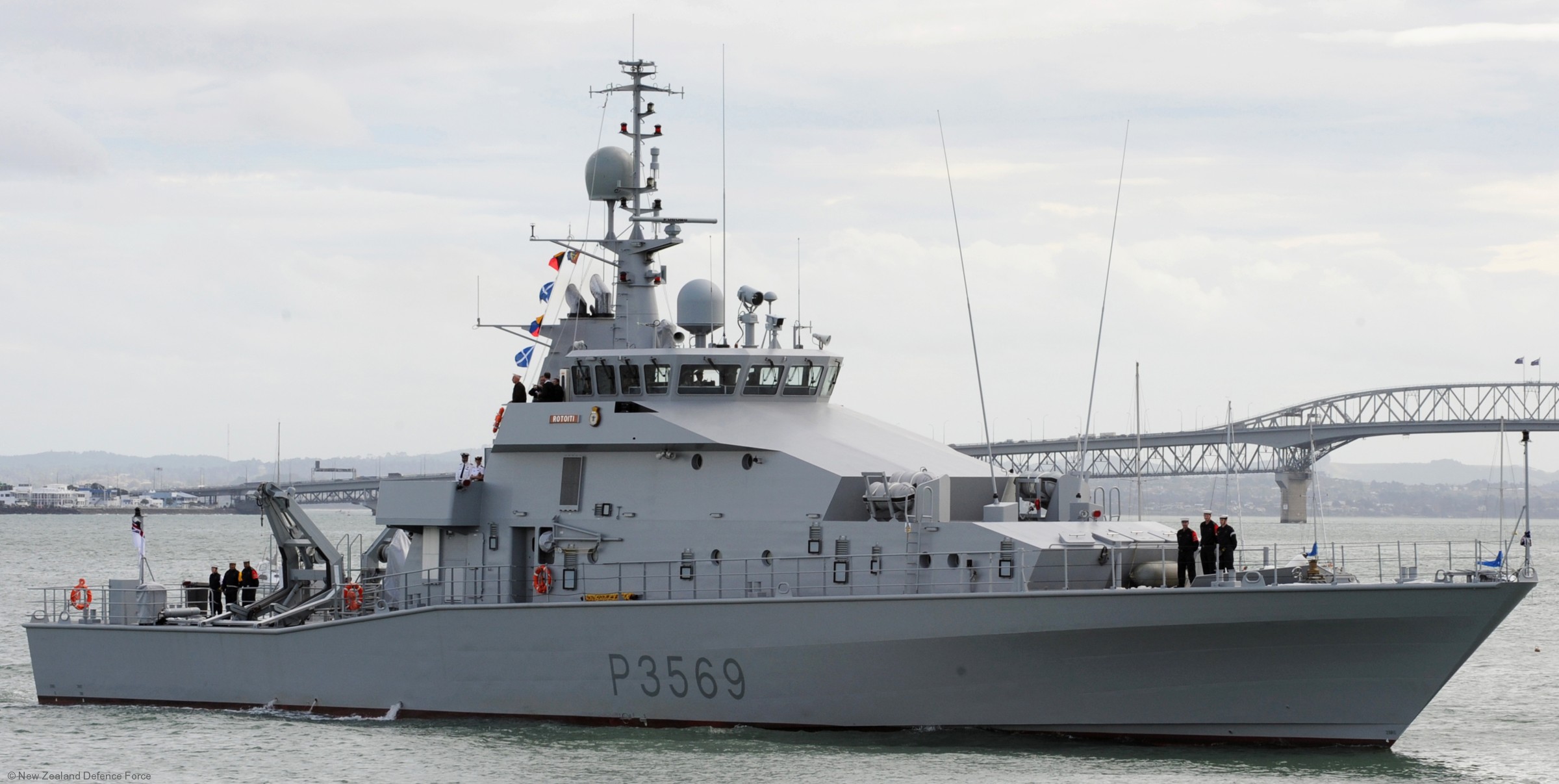 p-3569 hmnzs rotoiti protector class inshore patrol vessel royal new zealand navy 03