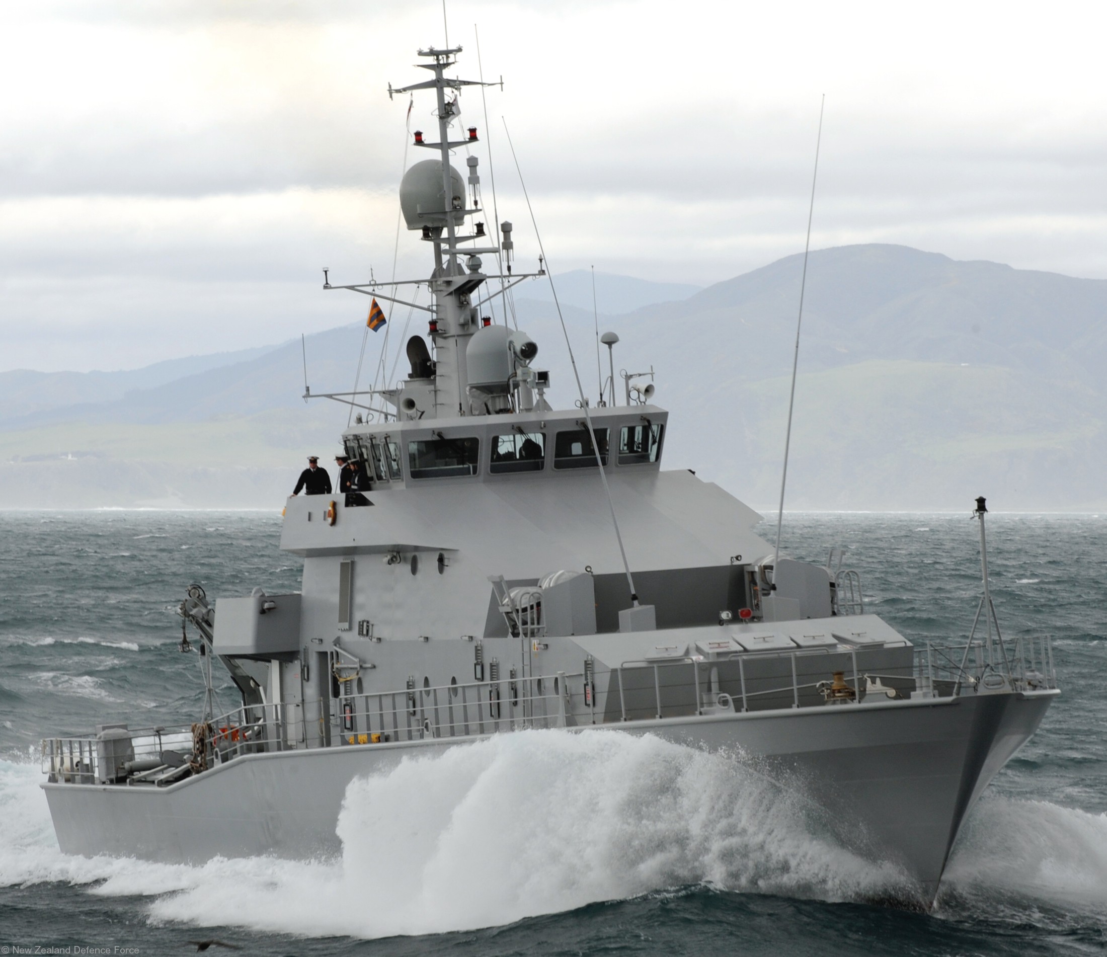 p-3570 hmnzs taupo protector class inshore patrol vessel royal new zealand navy 09