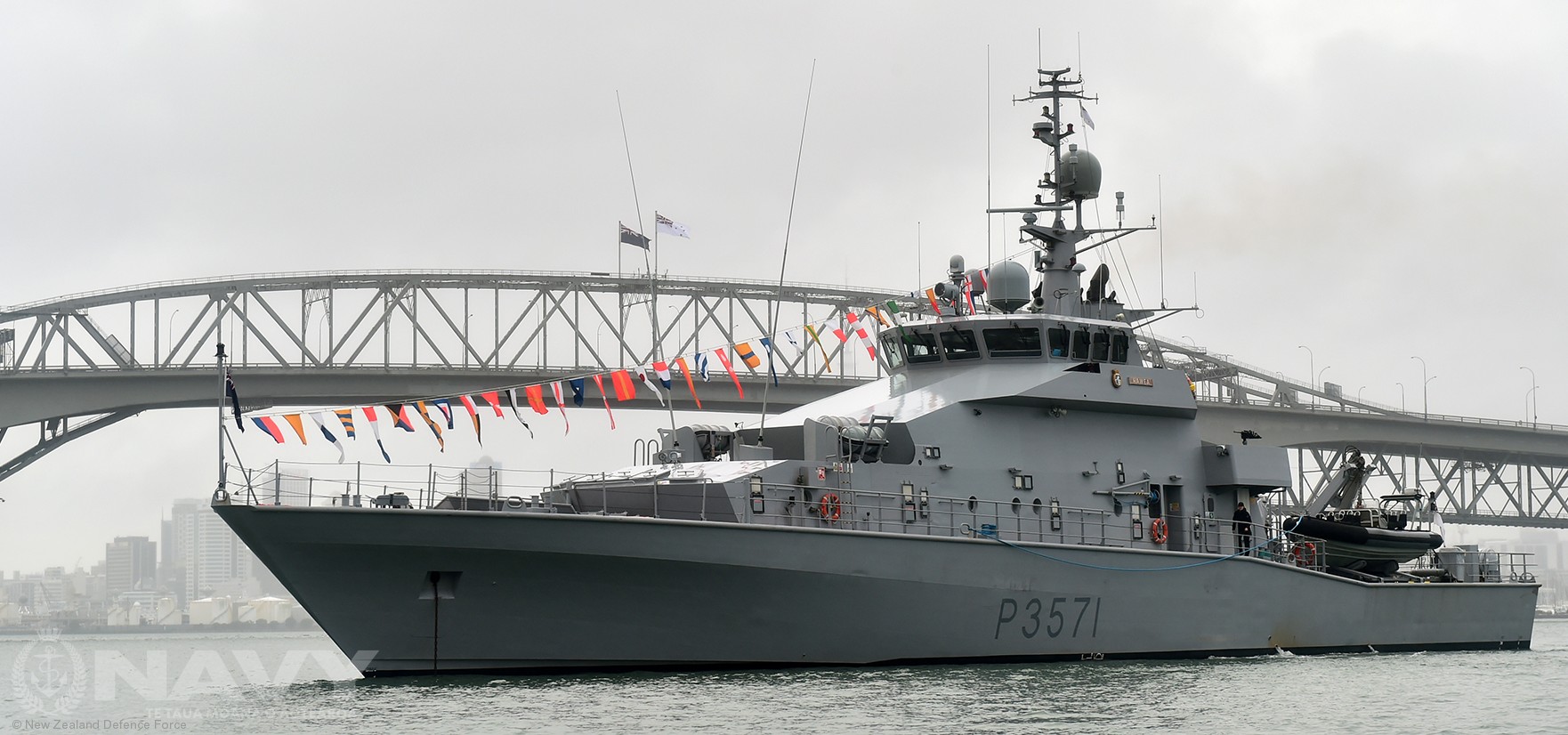 p-3571 hmnzs hawea protector class inshore patrol vessel royal new zealand navy 02