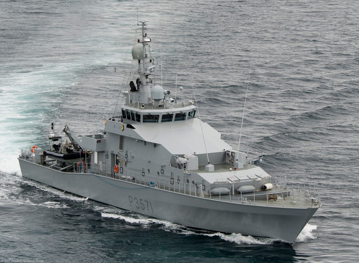 p-3571 hmnzs hawea protector class inshore patrol vessel royal new zealand navy 06