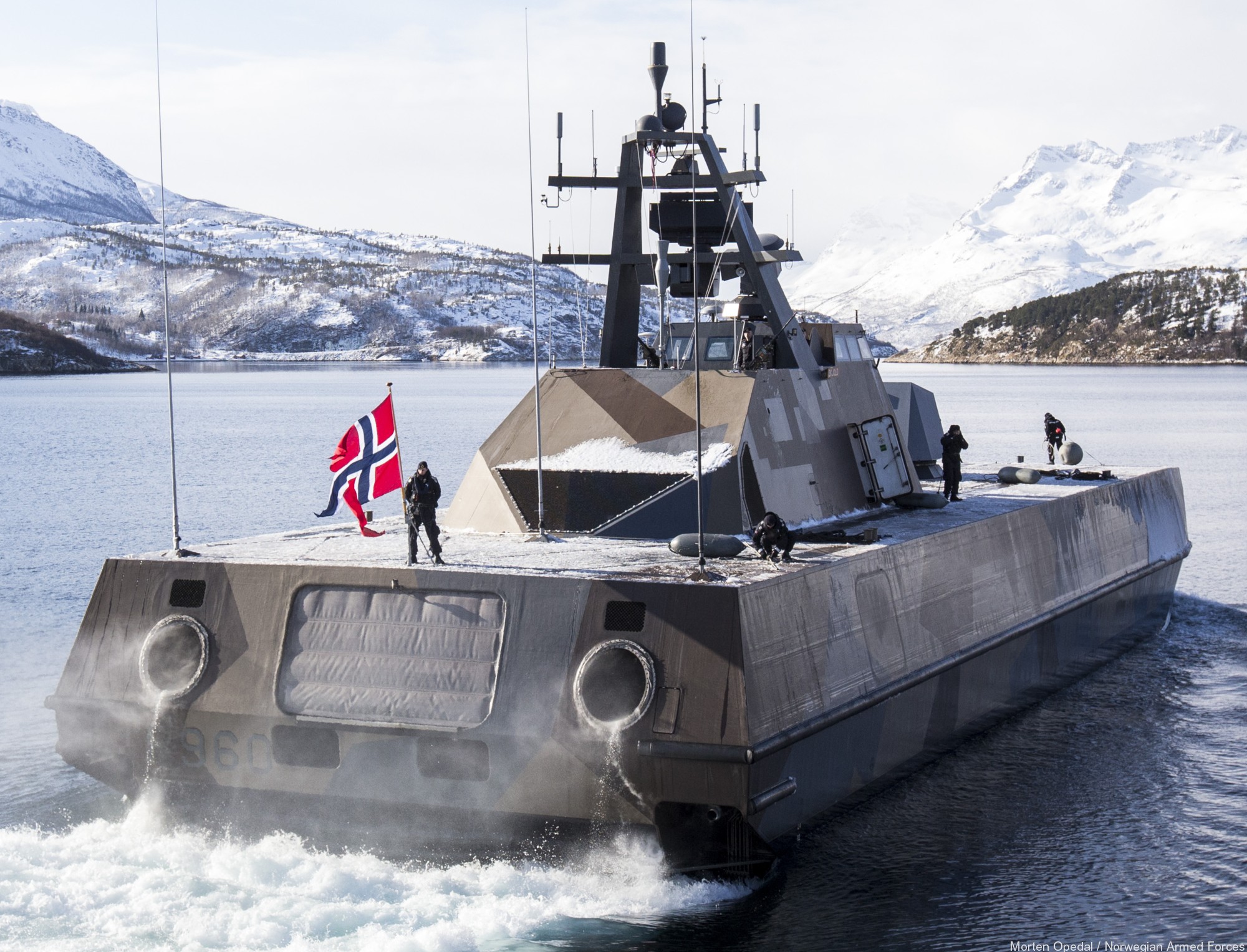 p-960 skjold hnoms knm corvette royal norwegian navy sjoforsvaret 17 nato