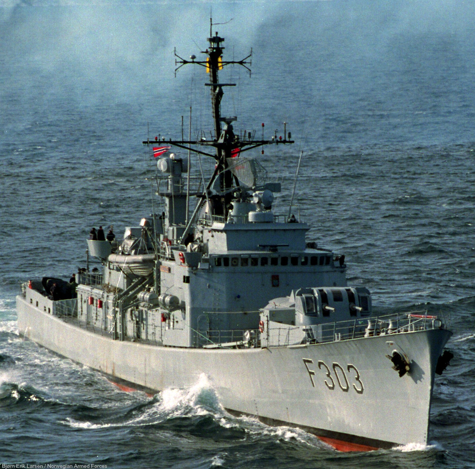 f-303 hnoms stavanger knm oslo class frigate royal norwegian navy sjoforsvaret 08