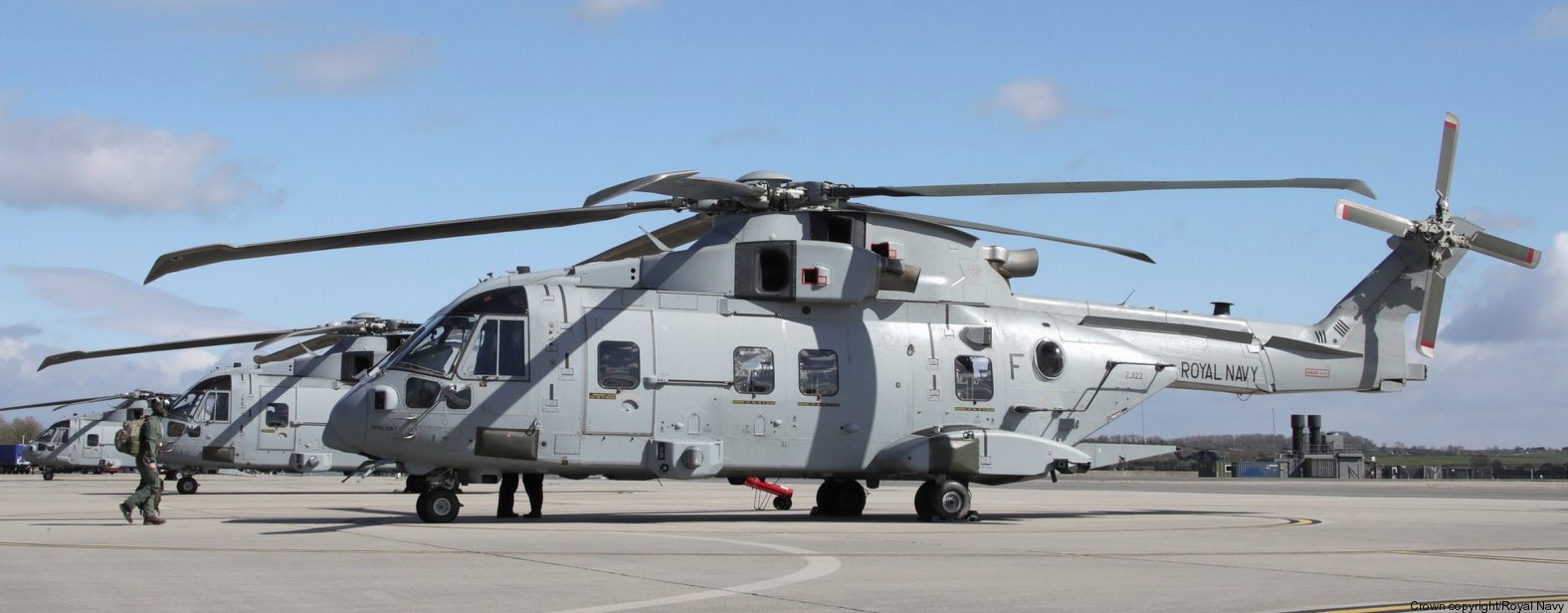 merlin hc4 mk.4 commando helicopter force chf royal navy 845 846 naval air squadron rnas yeovilton aw101 18