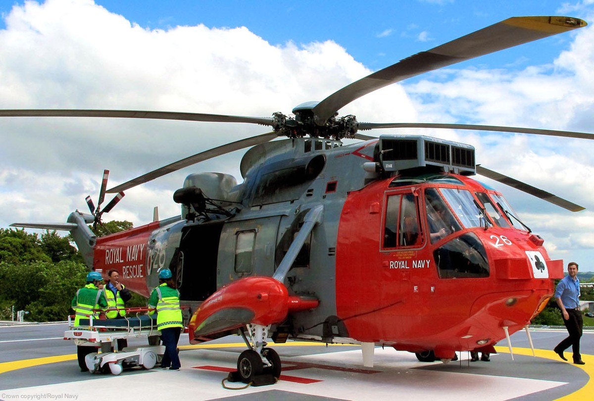 sea king har.5 search rescue helicopter royal navy westland nas squadron rnas 04