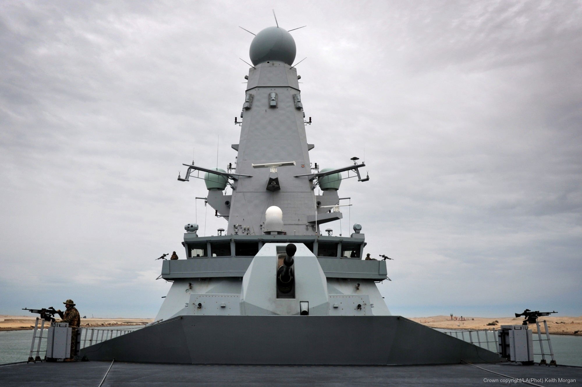 daring class type 45 guided missile destroyer ddg royal navy mast radar 28x