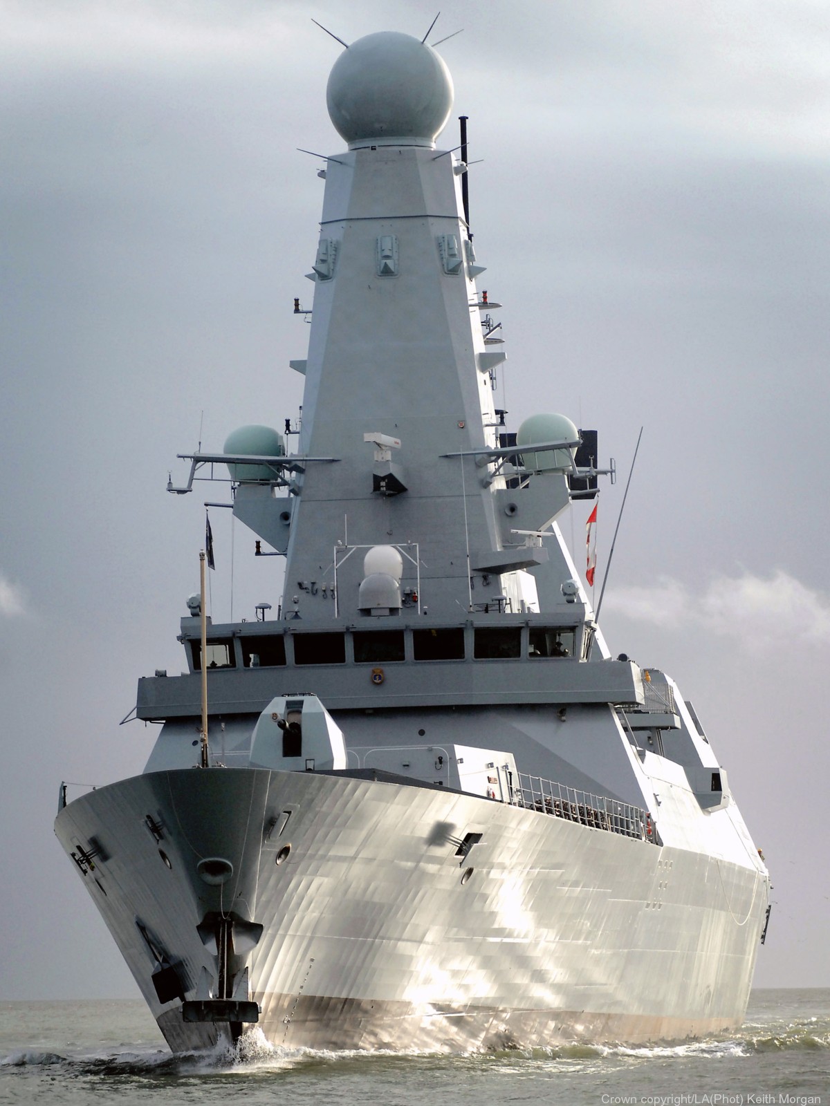 hms dauntless d-33 type 45 daring class guided missile destroyer royal navy sea viper paams 19