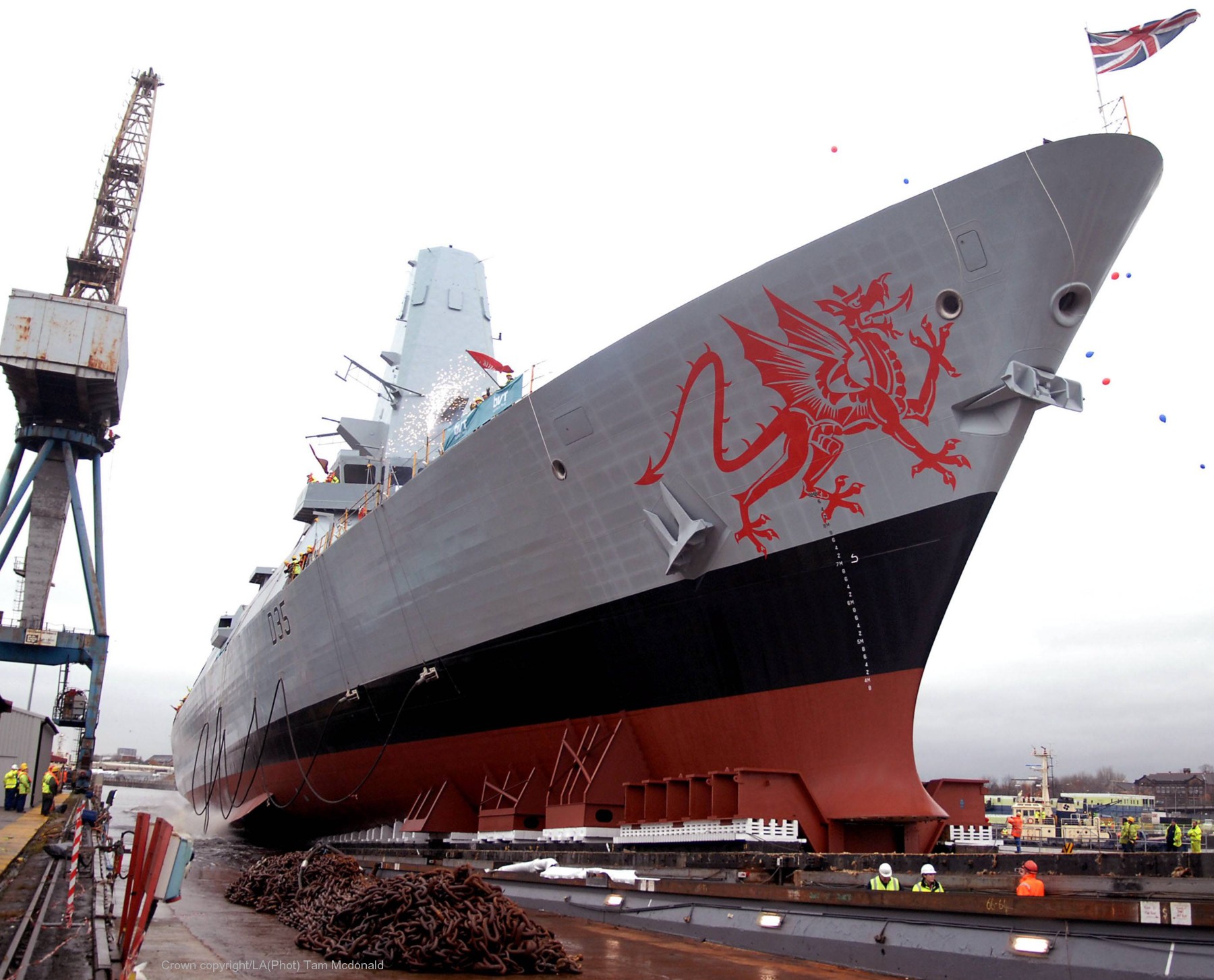 hms dragon d-35 type 45 daring class guided missile destroyer ddg royal navy sea viper paams 20 launching bae systems