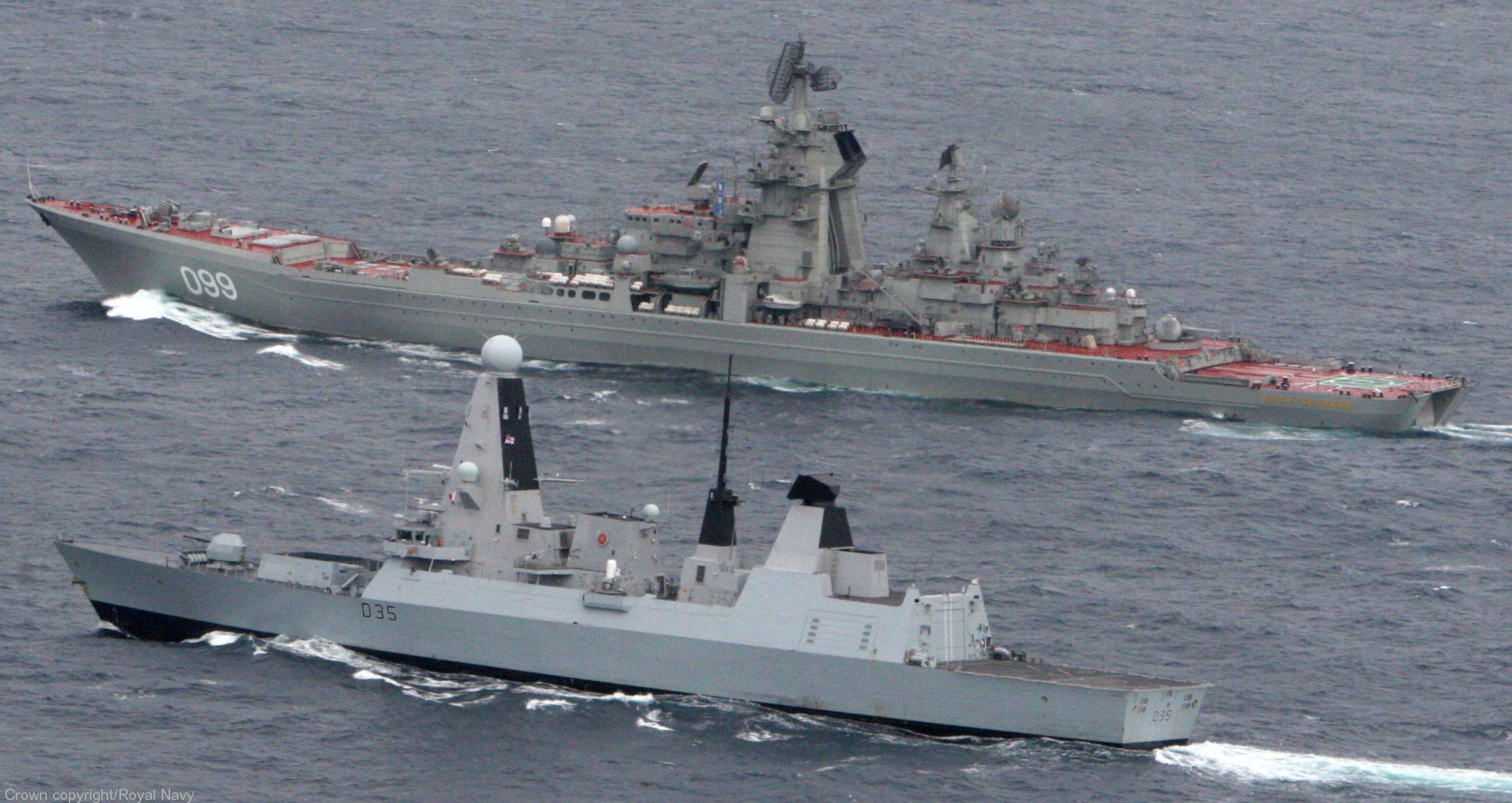d-35 hms daring destroyer rfs pyotr velikiy 099 battlecruiser kirov class russian navy