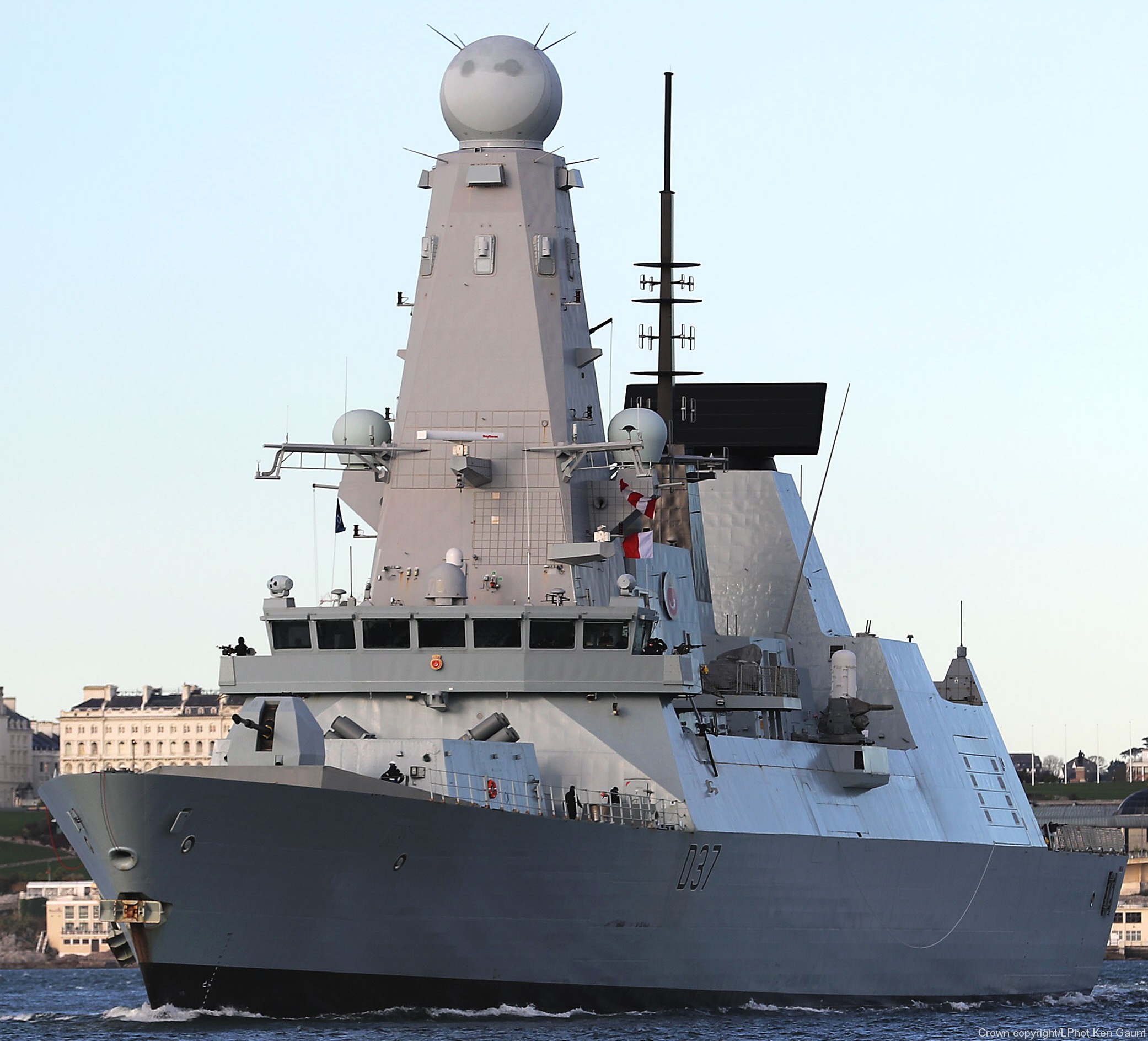 d37 hms duncan d-37 type 45 daring class guided missile destroyer ddg royal navy sea viper 51
