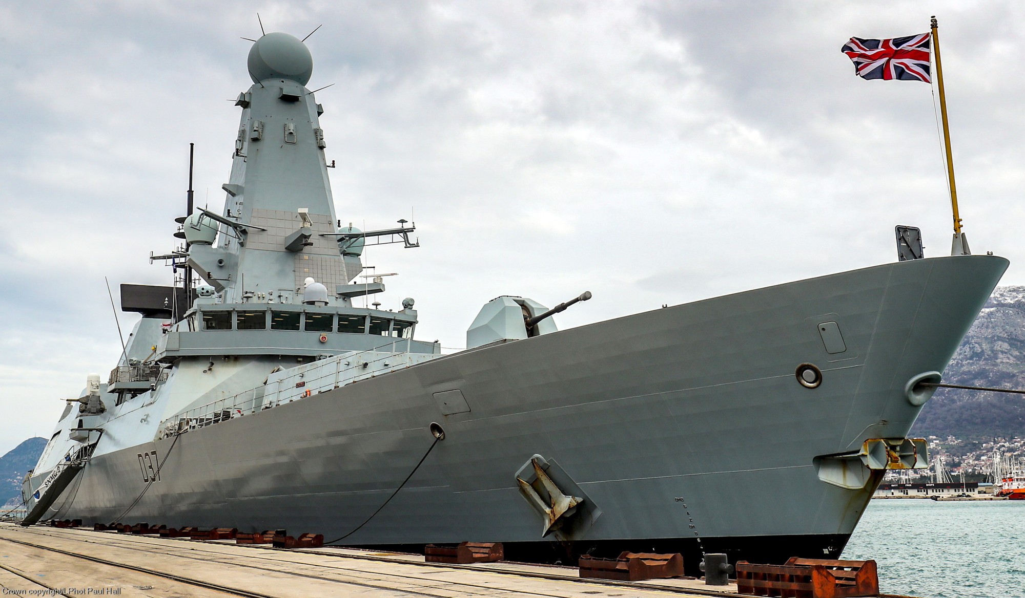 d37 hms duncan d-37 type 45 daring class guided missile destroyer ddg royal navy sea viper 58