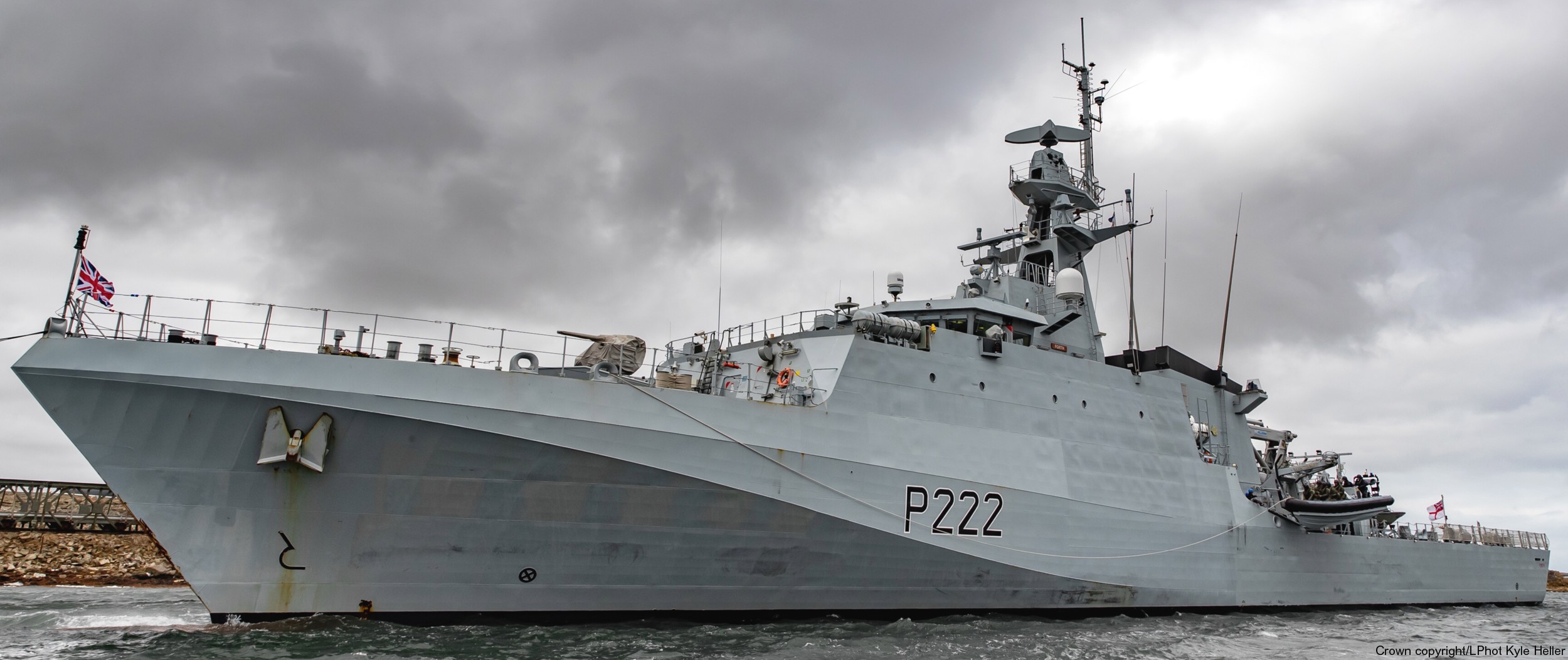 p222 hms forth river class offshore patrol vessel opv royal navy 38