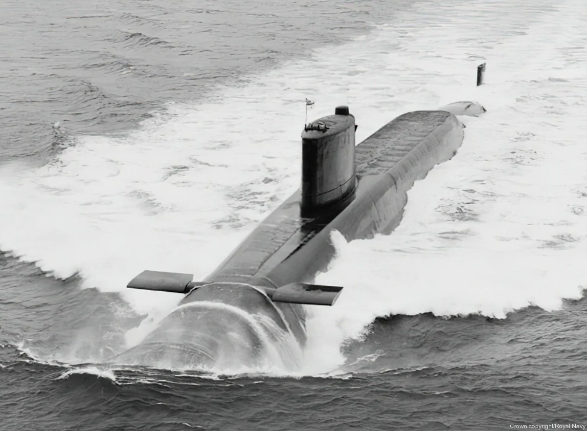 s22 hms resolution ballistic missile submarine ssbn polaris slbm royal navy 06