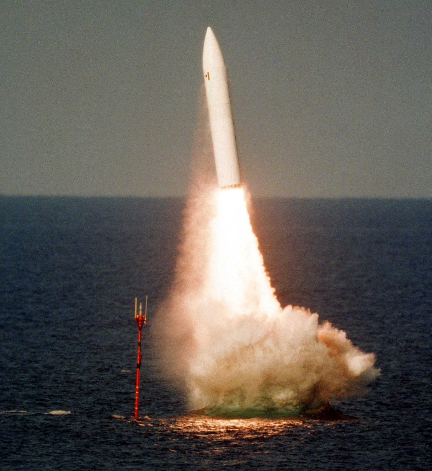 ugm-27 trident a-3 slbm resolution class ballistic missile submarine ssbn royal navy 03