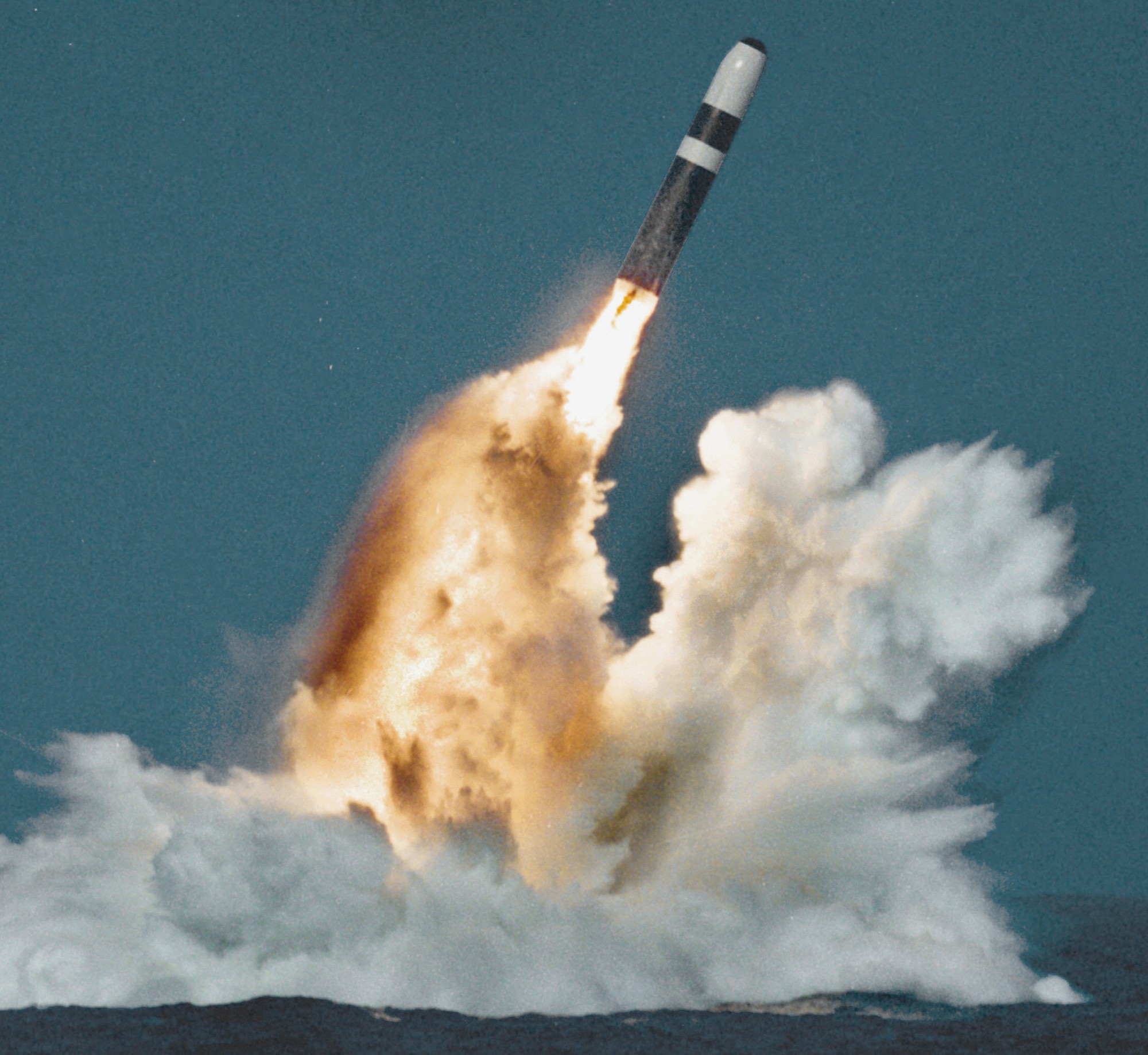 vanguard class ballistic missile submarine ssbn nuclear trident slbm royal navy 02xc