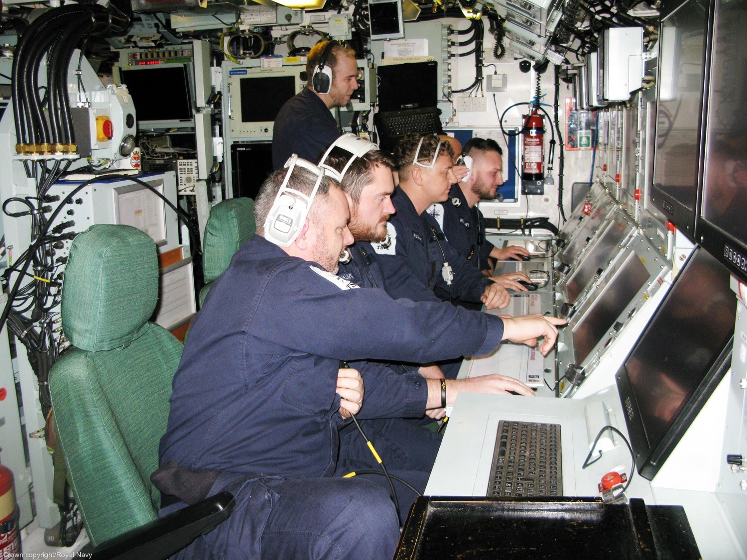 trafalgar class attack submarine hunter killer royal navy control room 33
