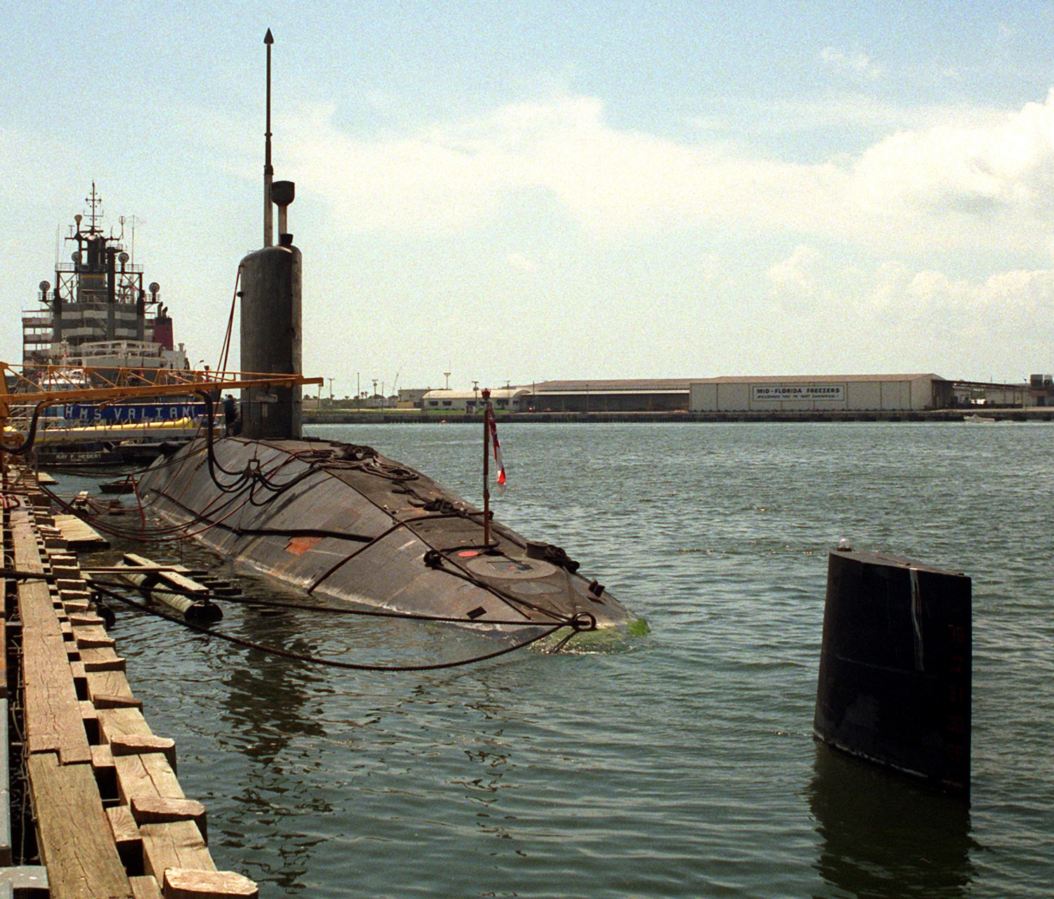 s102 hms valiant attack submarine ssn royal navy 04