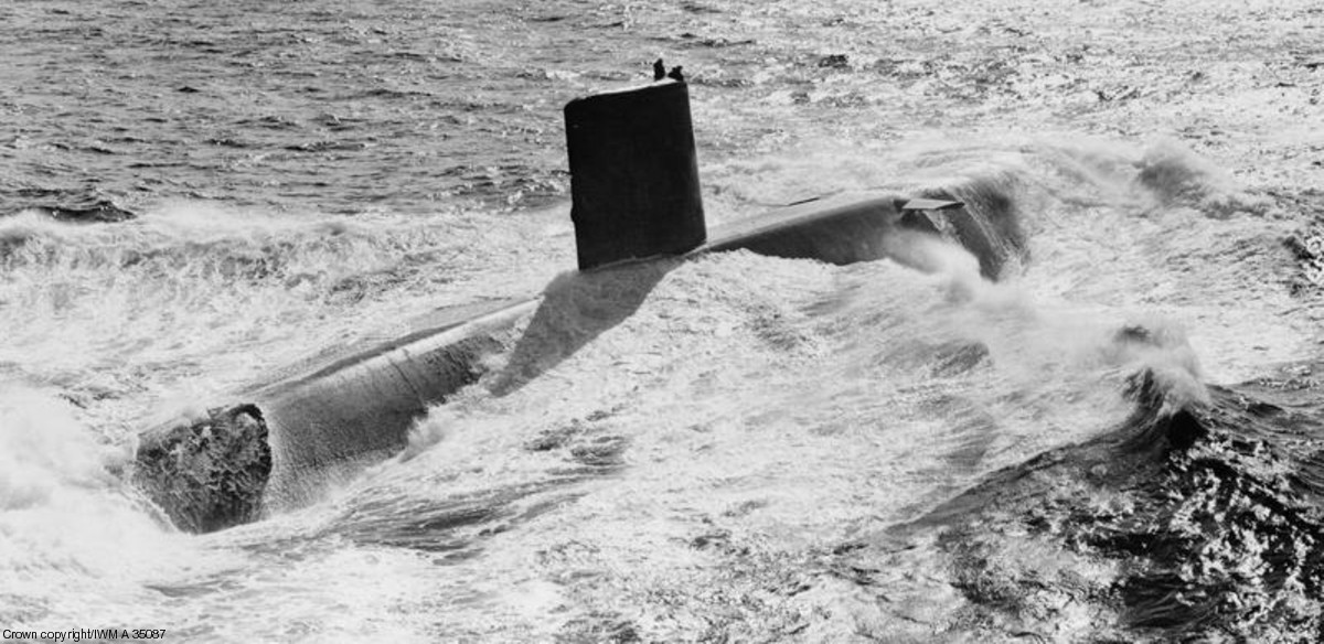 s102 hms valiant attack submarine ssn royal navy 06