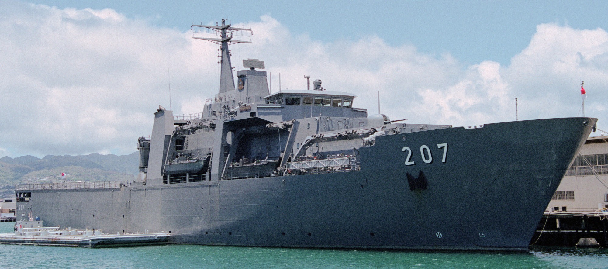 207 rss endurance class amphibious transport dock landing ship lpd republic singapore navy 10