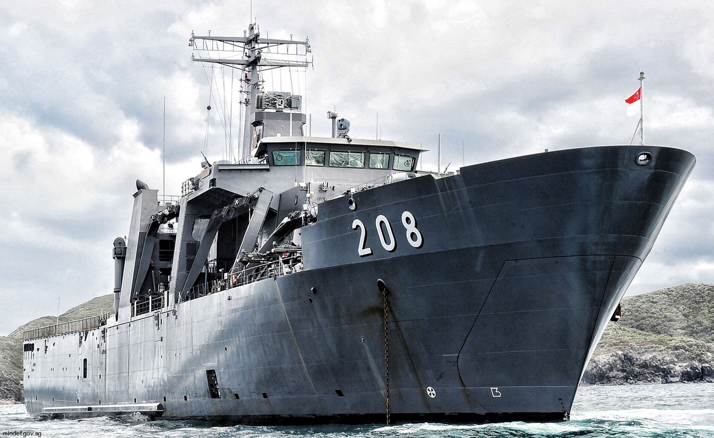 208 rss resolution endurance class amphibious transport dock landing ship lpd republic singapore navy 04